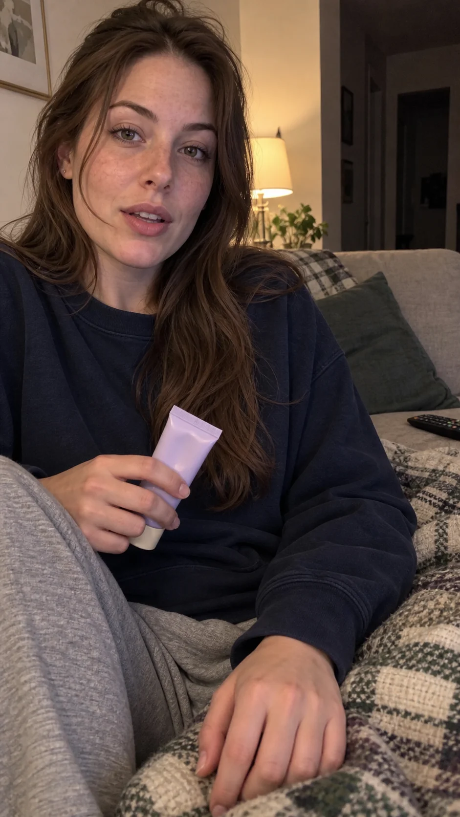 Sofa hand cream chat template preview